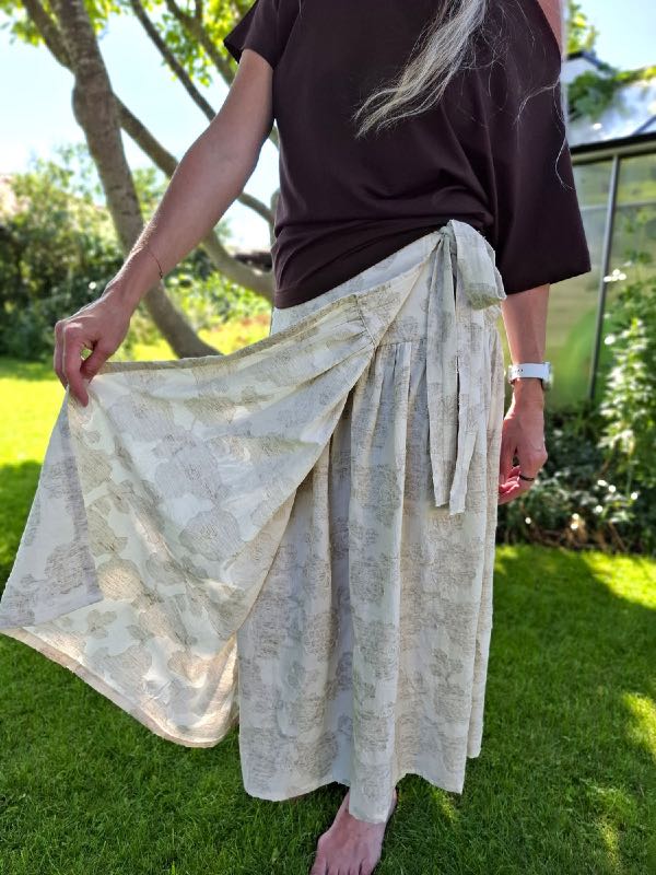 Poesy Patterns 1056: Slå om nederdel - Billede 4